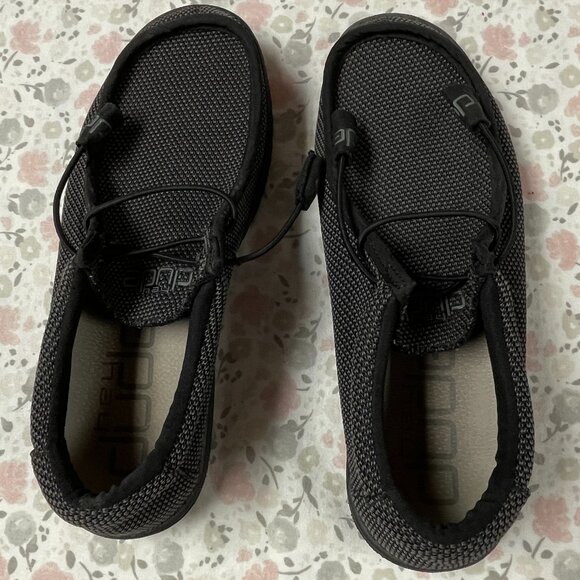 Hey Dude Slip On Shoes Men's Size 9 - Like New - Picture 1 of 11